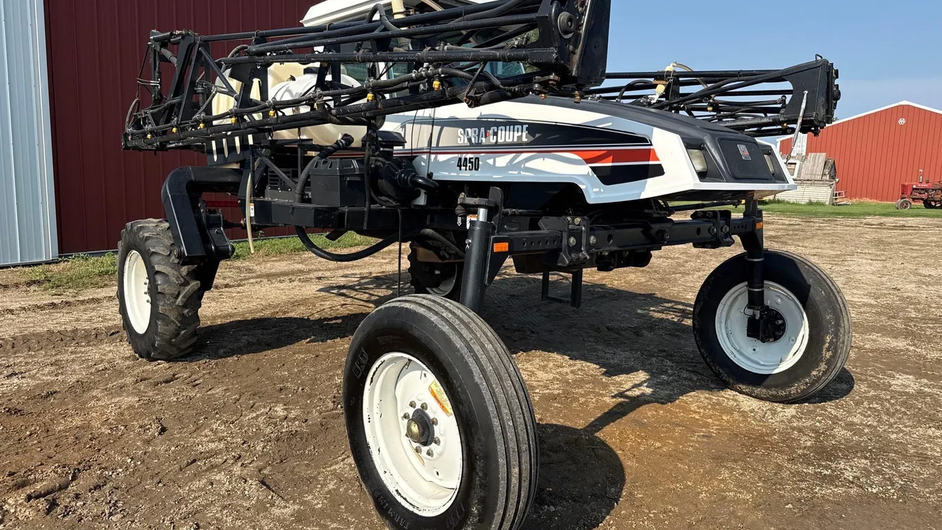Agco Spra Coupe 4450 Self Propelled Sprayer
