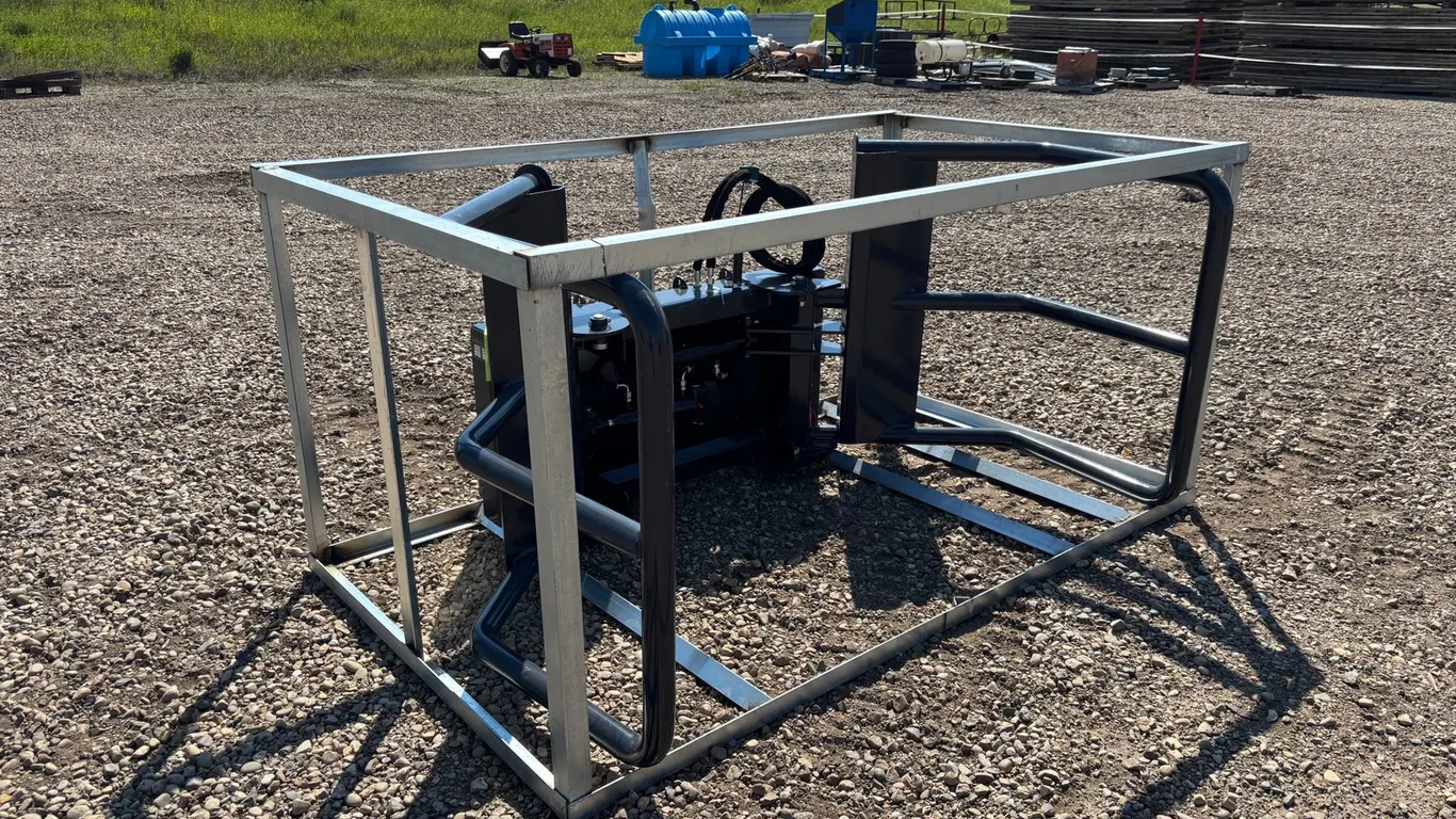 Unused 2026 Wolverine Skid Steer Hydraulic Bale Squeeze