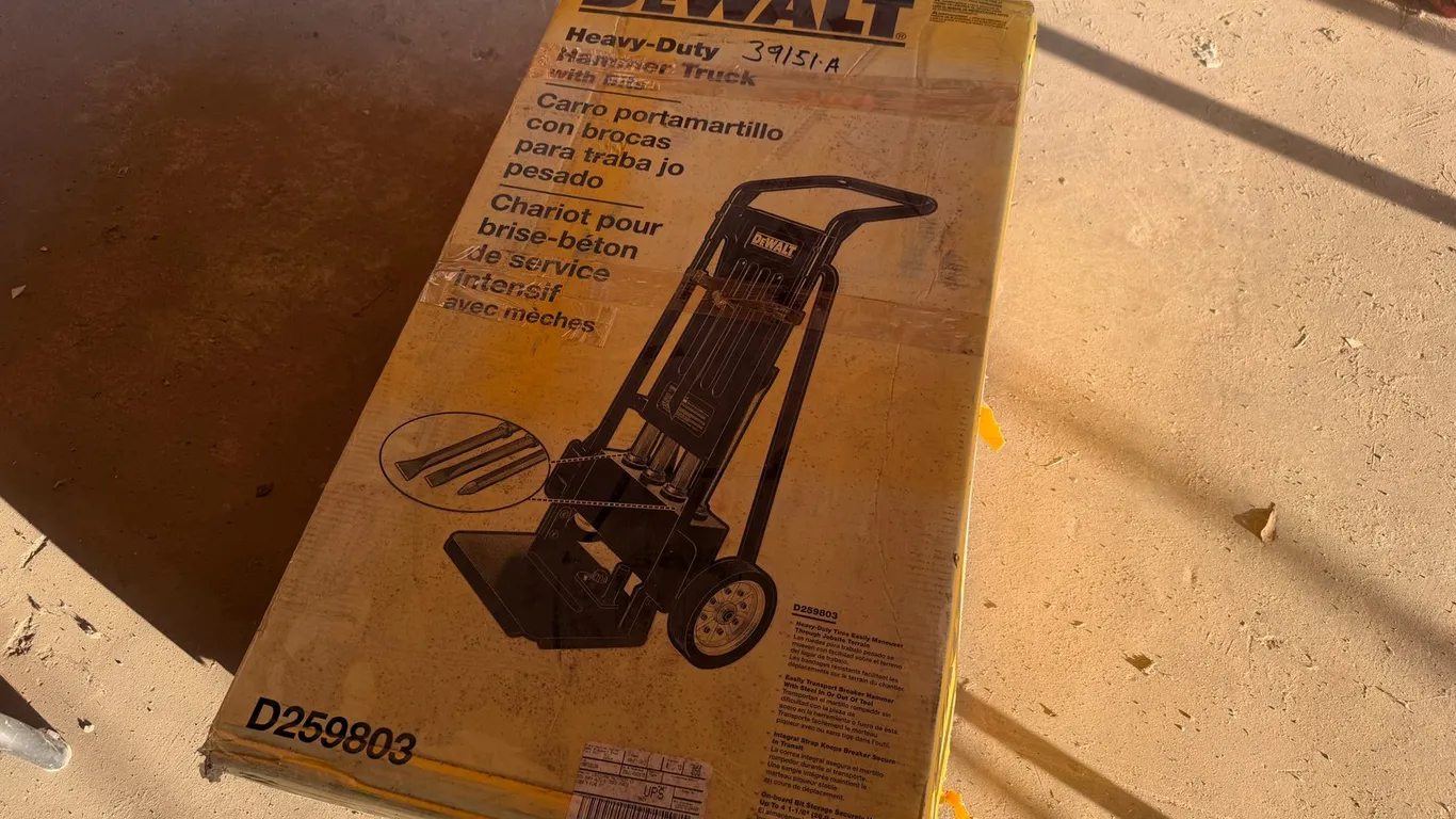 DEWALT HEX HAMMER TRUCK