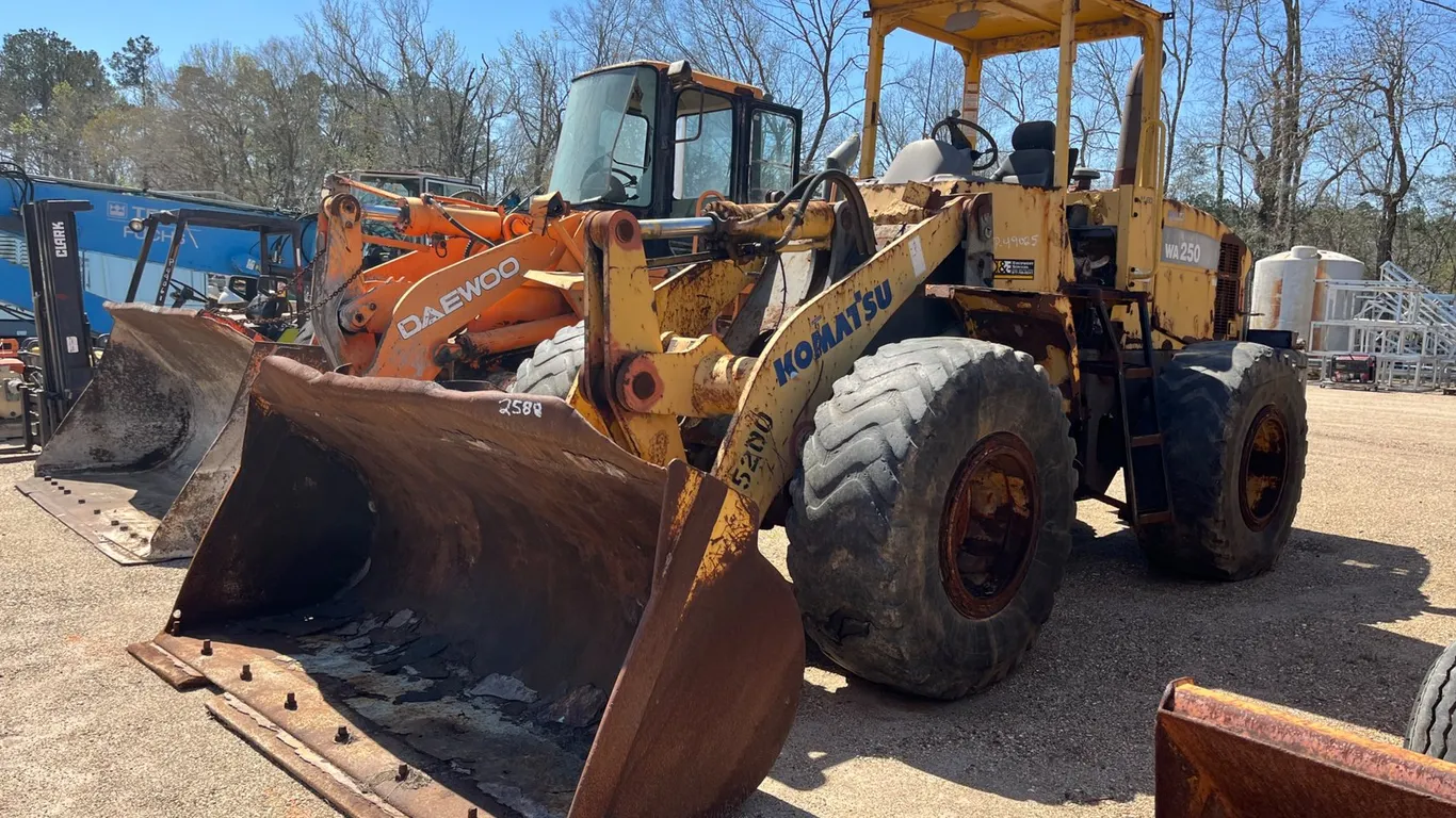 KOMATSU WA250 LOADER | PARTS/REPAIRS