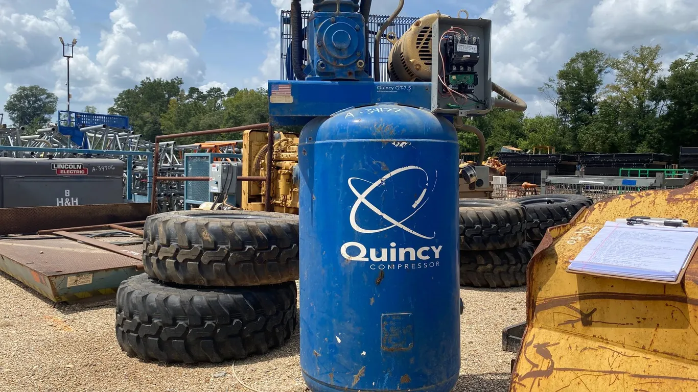 QUINCY AIR COMPRESSOR