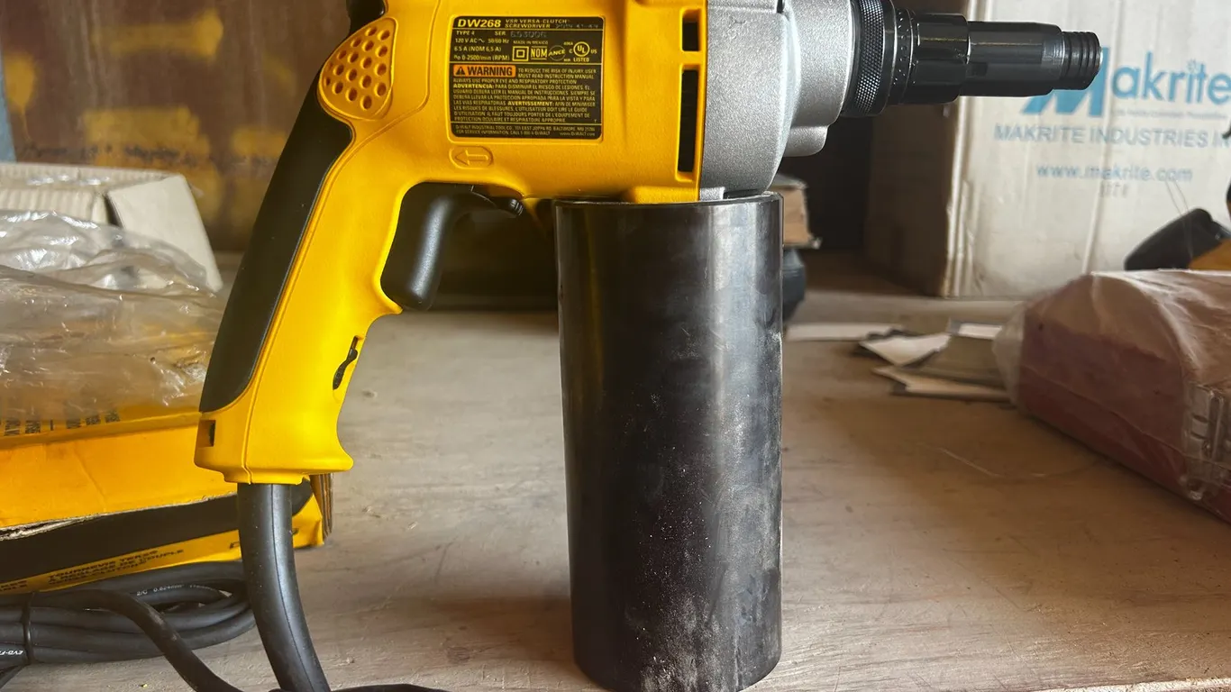 DEWALT SCREWDRIVER