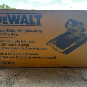 DEWALT TILE SAW