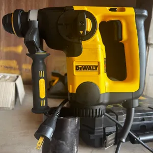 DEWALT ROTARY HAMMER KIT