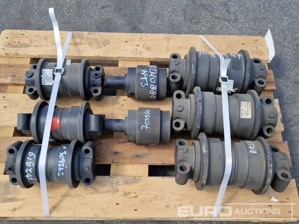 Undercarriage Rolls (8 of) to suit CAT 322CL, BLN, 323DL, DLN, 324ELN, 326F, KATO HD820, KATO HD823-3