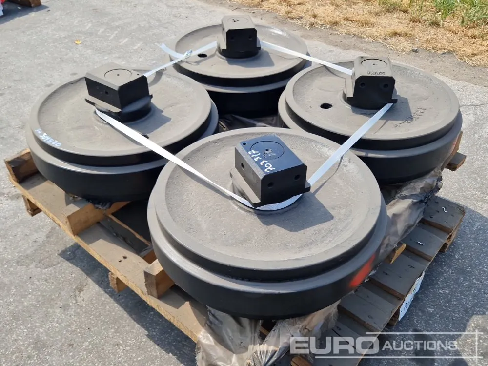 Idler (4 of) to suit Daewoo Solar 220LC3-5
