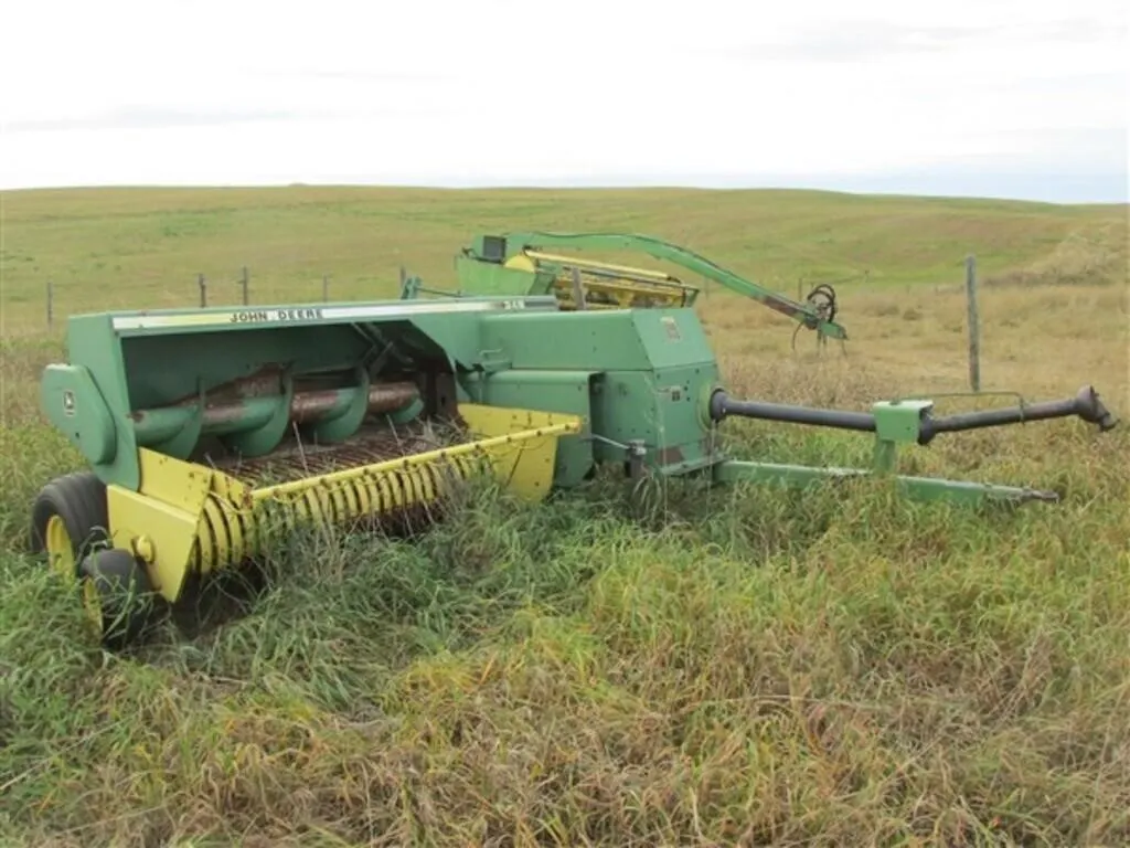 JD 348 Square Baler, bale turner