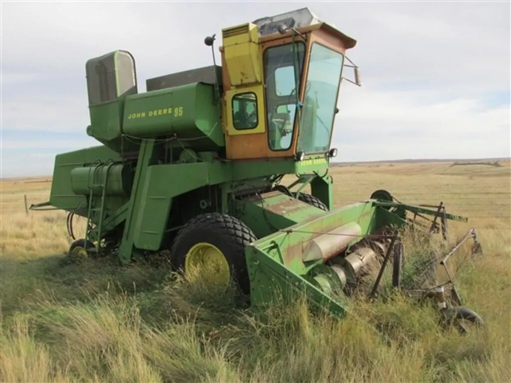 JD 95 SP Gas Combine (Circa 1965)