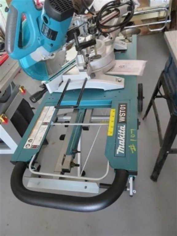 Makita WST01 Slide Compound Mitre Saw w/stand