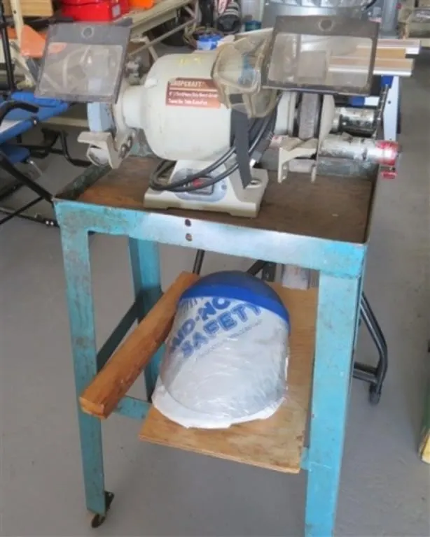 Bench Grinder & Stand * Safety Shield