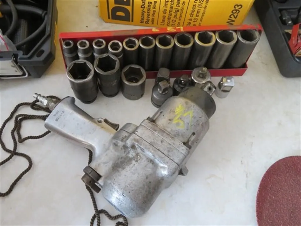 3/4" Air Impact w/Sockets