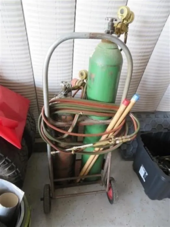 Acetylene Welder & Cart* 2 Tubes of Acetylene Rods