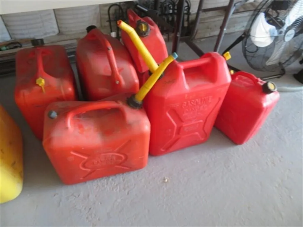 Gas Fuel Cans (Red)
