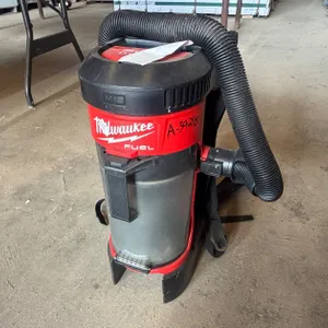MIWAUKEE PORTABLE VACUUM CLEANER
