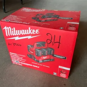 MILWAUKEE RAPID CHARGER AND SIX BAY RAPID CHARGER