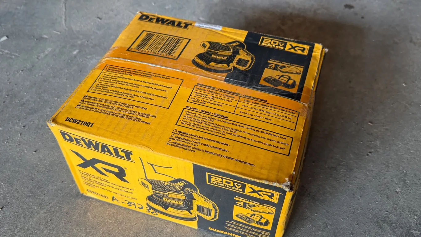 DEWALT XR SANDER BATTERY AND CHARGER