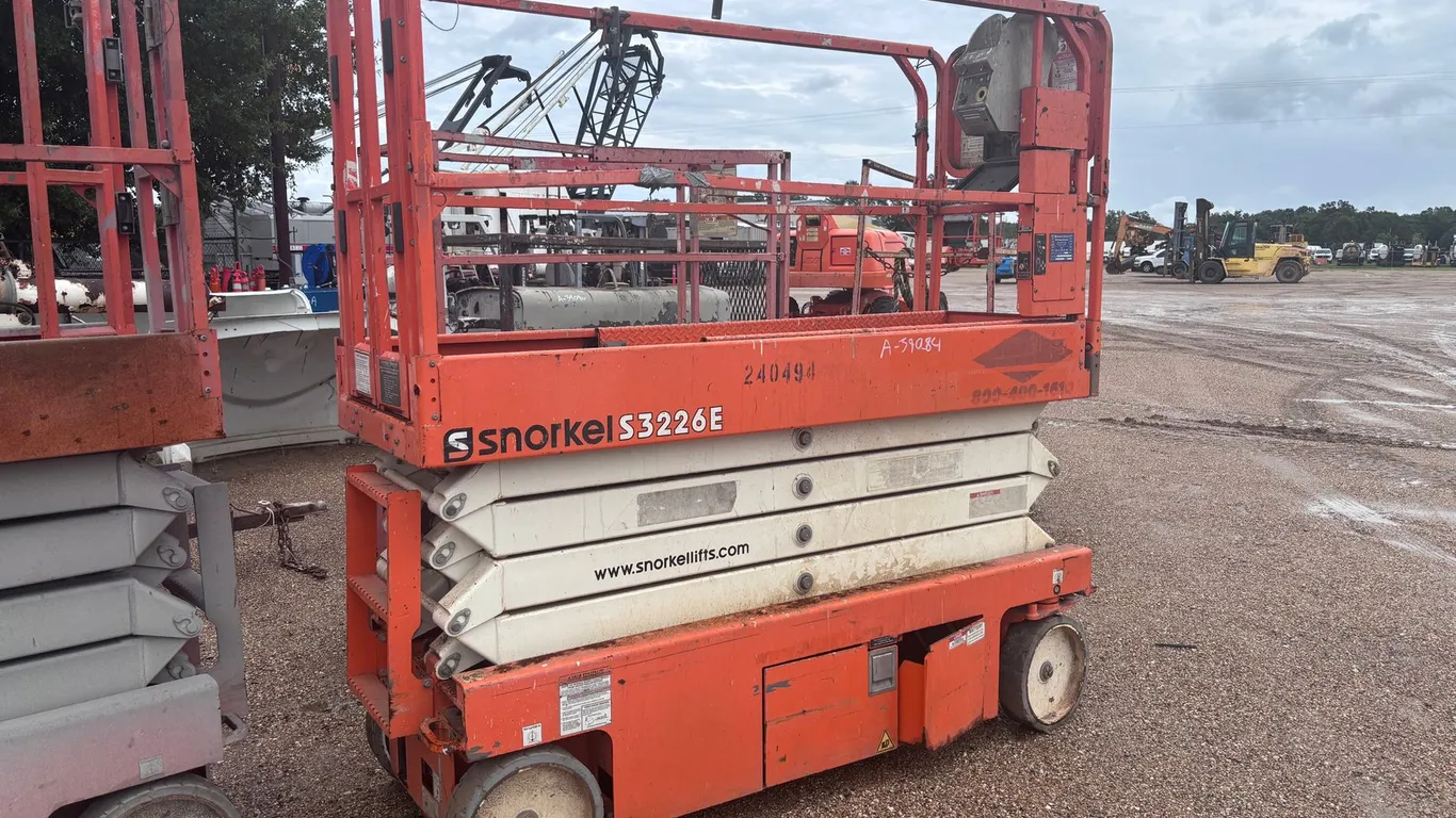 SNORKEL S3226 E SCISSOR LIFT | FOR PARTS/REPAIRS