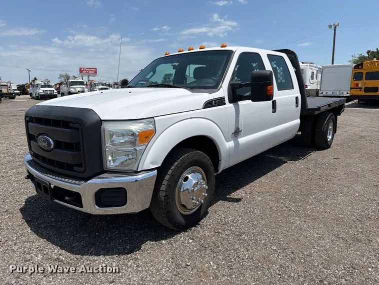 2015 Ford F350 Super Duty Crew Cab flatbed pickup truck