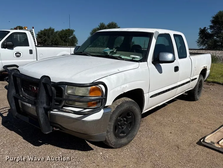 2000 GMC Sierra 1500 Ext. Cab pickup truck