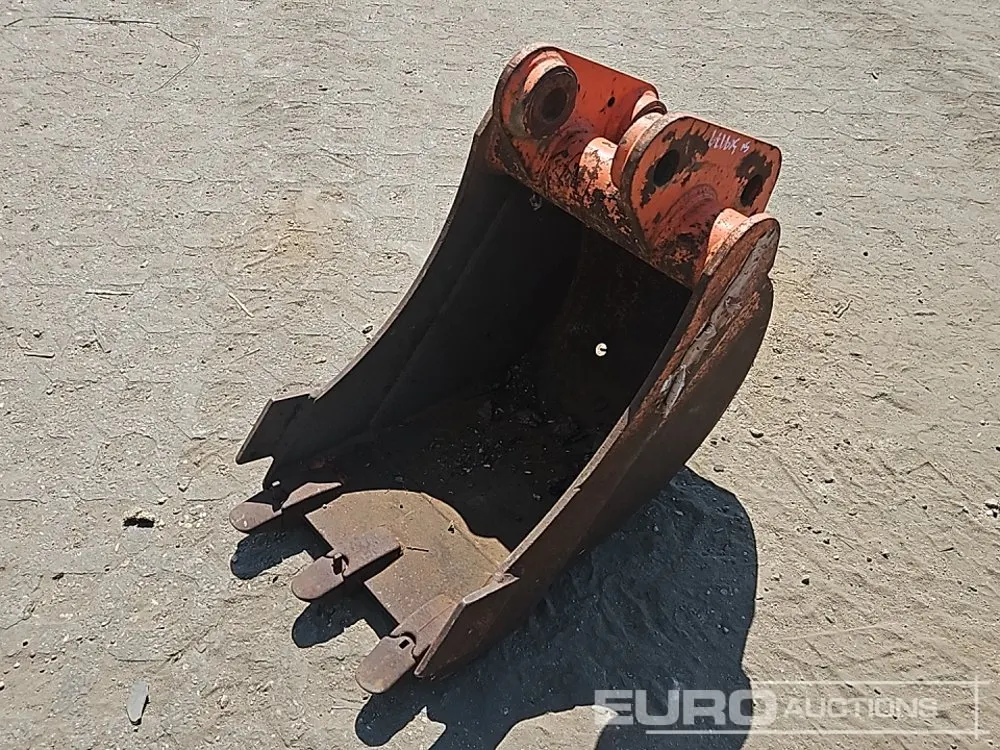 18" Digging Bucket to suit 45mm Pin