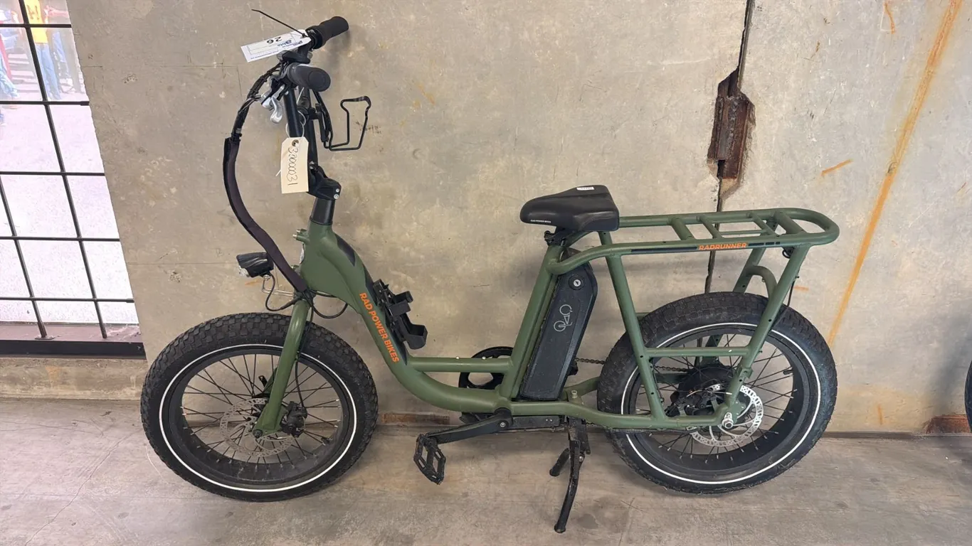 RAD POWER BIKES RADRUNNER 1 SPEED GREEN ELECTRIC BICYCLE *HAS BATTERY, NO KEY, NO CHARGER*