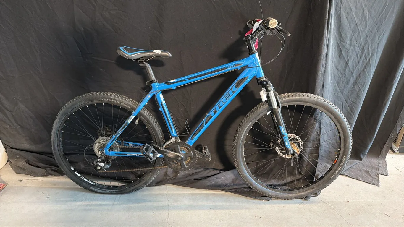 TREK 3500 21 SPEED BLUE MOUNTAIN BICYCLE