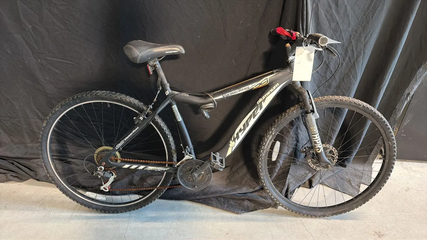 HYPER VIKING TRAIL 21 SPEED BLACK MOUNTAIN BICYCLE