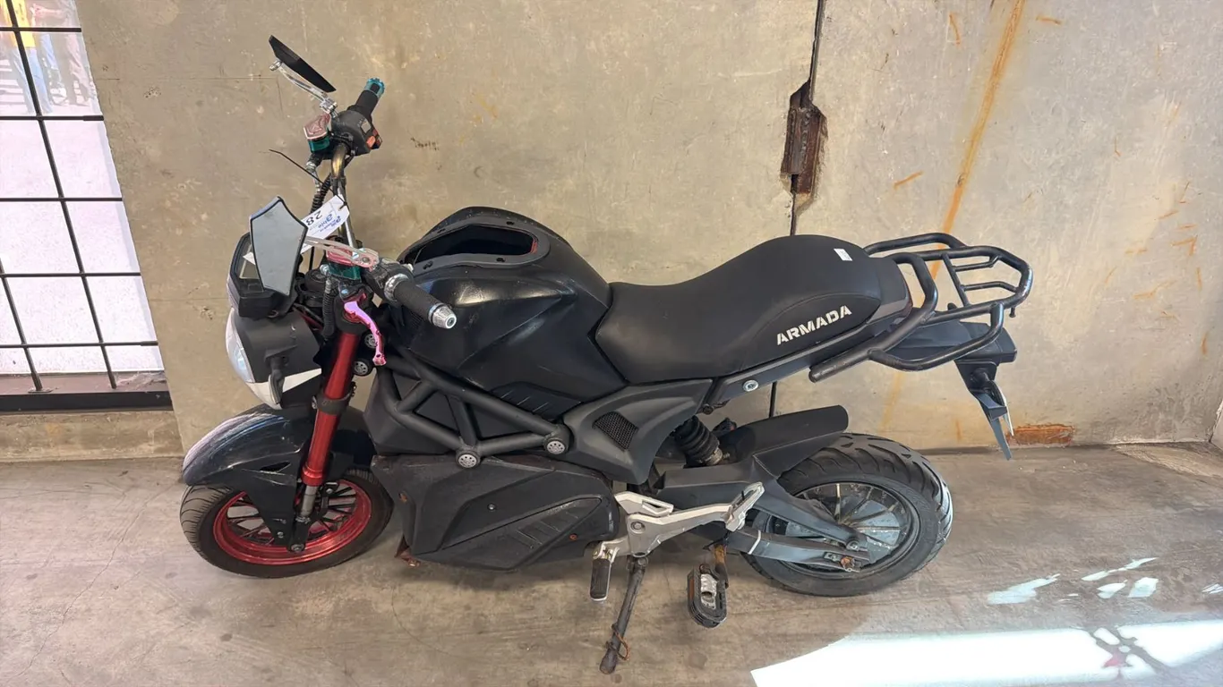 ARMADA 1 SPEED BLACK E-BIKE SCOOTER *NO KEY, NO BATTERY, NO CHARGER*