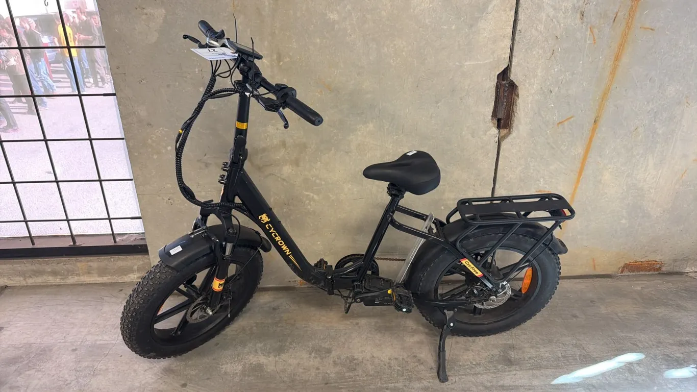 CYCROWN CYCFREE 7 SPEED BLACK ELECTRIC BICYCLE *NO BATTERY, NO KEY, NO CHARGER*