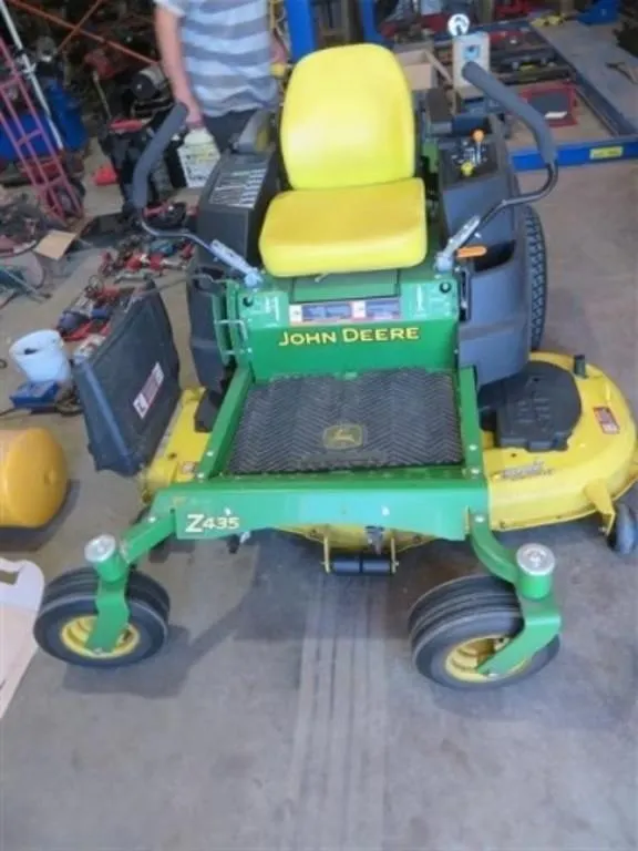 JD 54" Z435 Zero Turn Lawn Mower