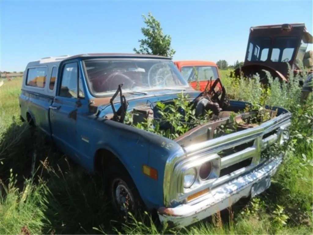 GMC Truck for parts, no motor (Blue)