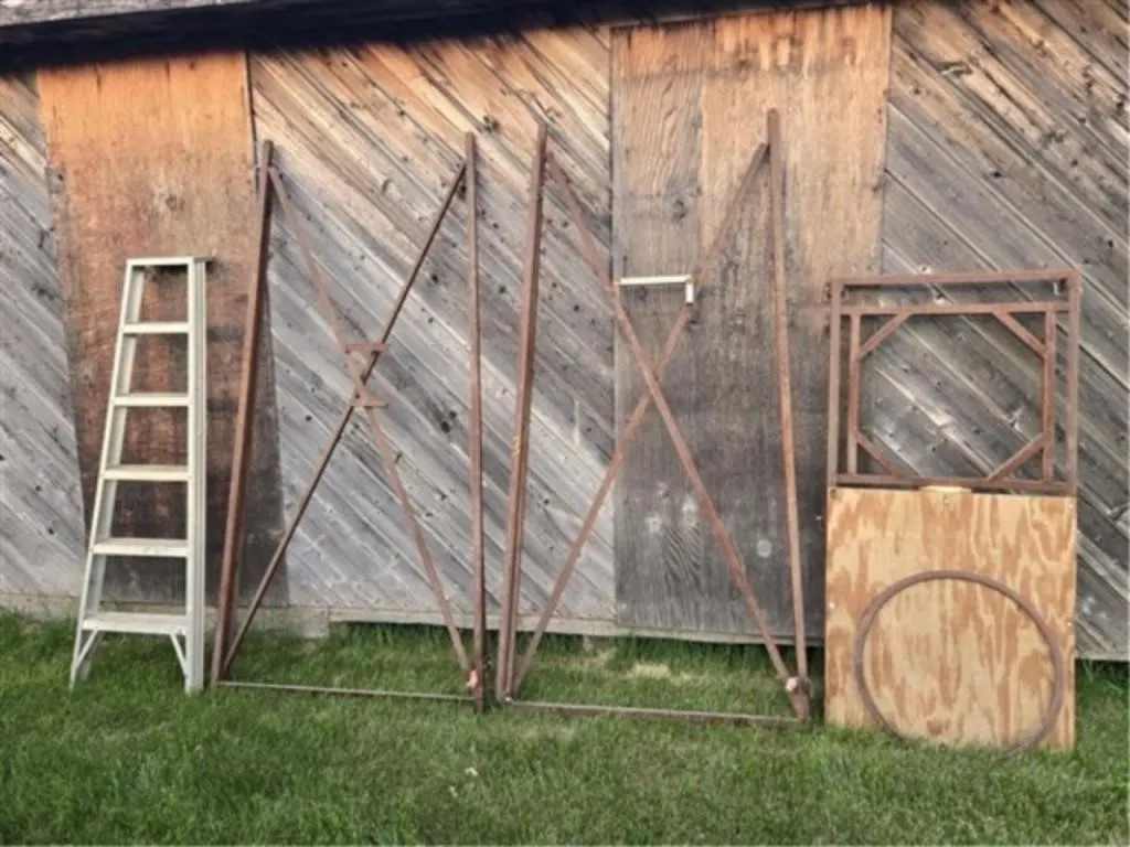 Homebuilt Wool Packing Stand