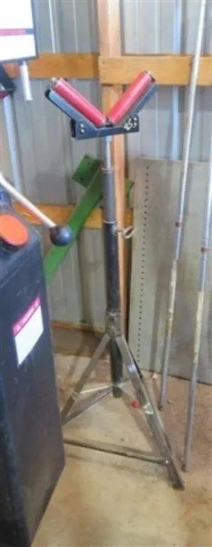 Shop Roller & Stand * Light Bulb Changer