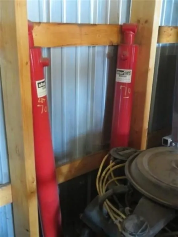 2 - 30/40 Hyd. Cylinders (Unused)