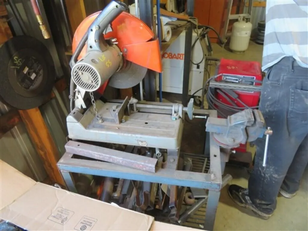 Metal Chop Saw & Stand * Extra Blades