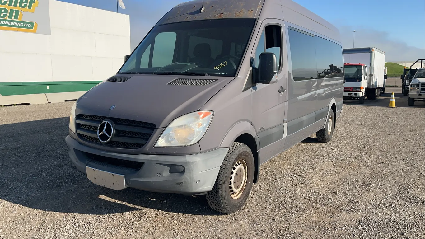 2011 Mercedes-Benz Sprinter 2500 3dr Passenger 170 in. WB Cargo Van