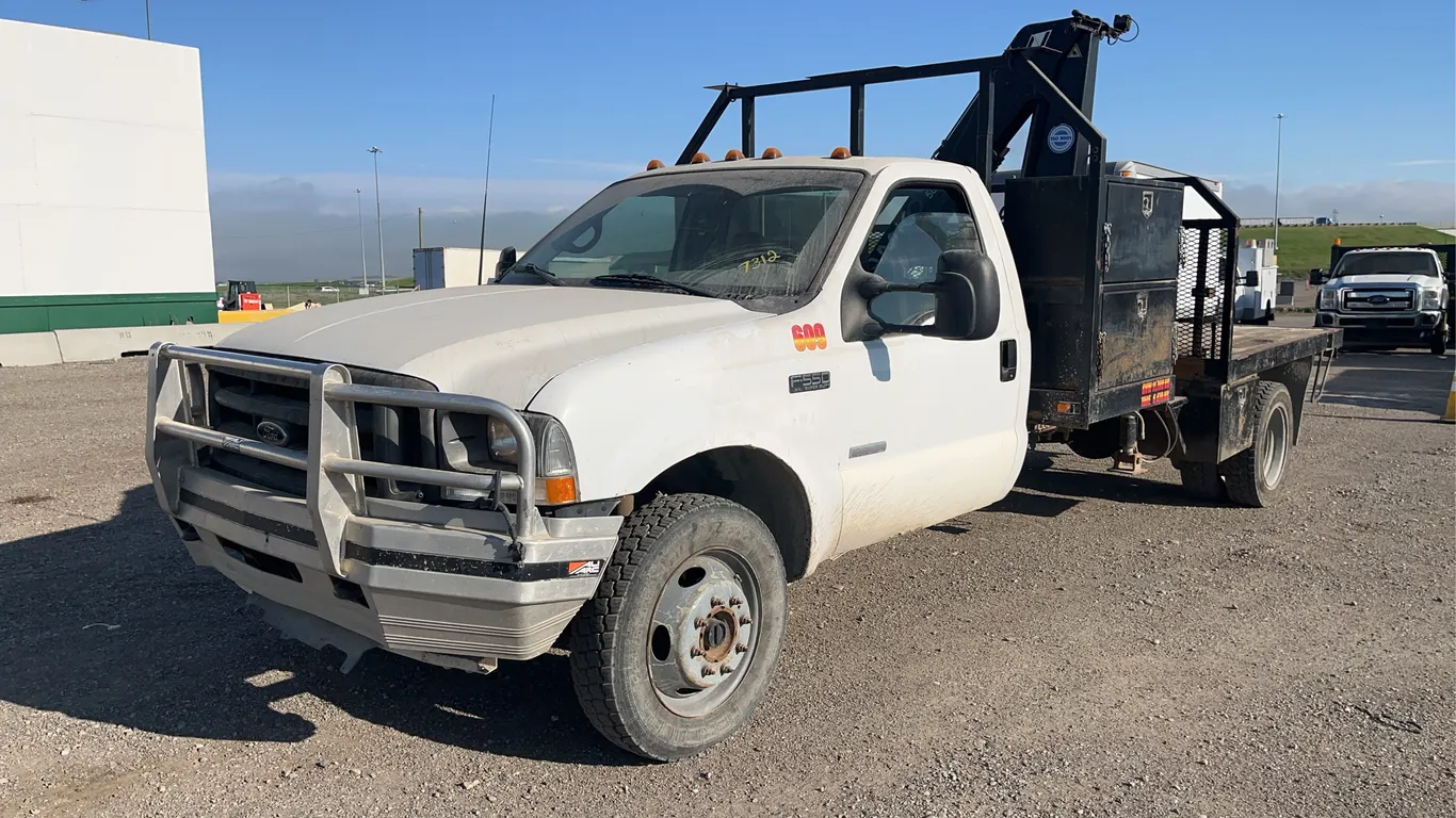 2002 Ford F-550 Super Duty 4X4 S/A Amko 50 STS 2860Lb Picker Deck Truck