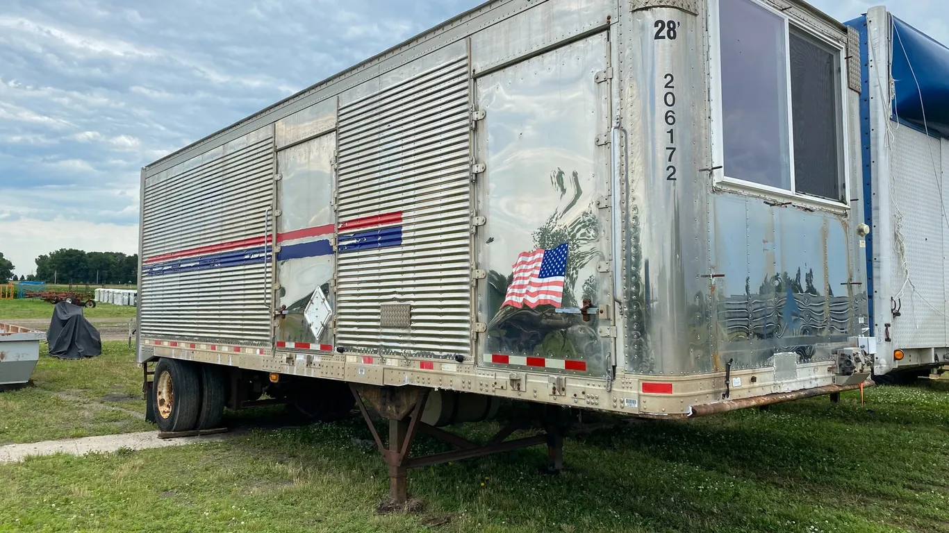 GREAT DANE 28' DRY VAN TRAILER