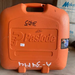 PASLODE CORDLESS NAIL GUN WITH CHARGER