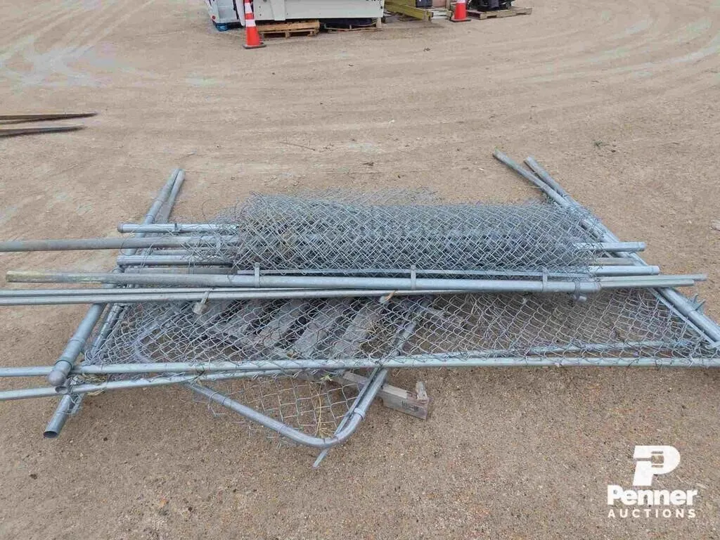 *46'x5' Chain Link Fence w/ Gate & Poles