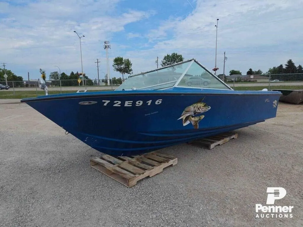 Grew Fiberglass Boat c/w I/O Engine