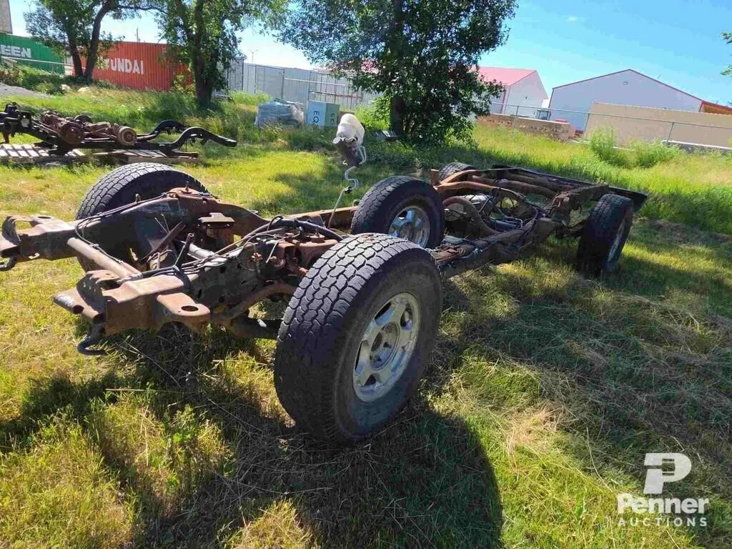 2001 GM 1500 Silverado / Sierra Rolling Chassis