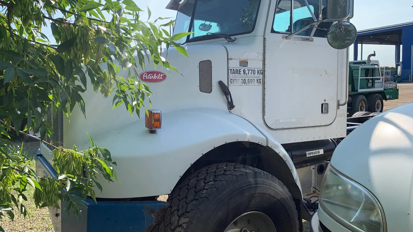Non-Operable 2004 Peterbilt 330 T/A Cab & Chassis