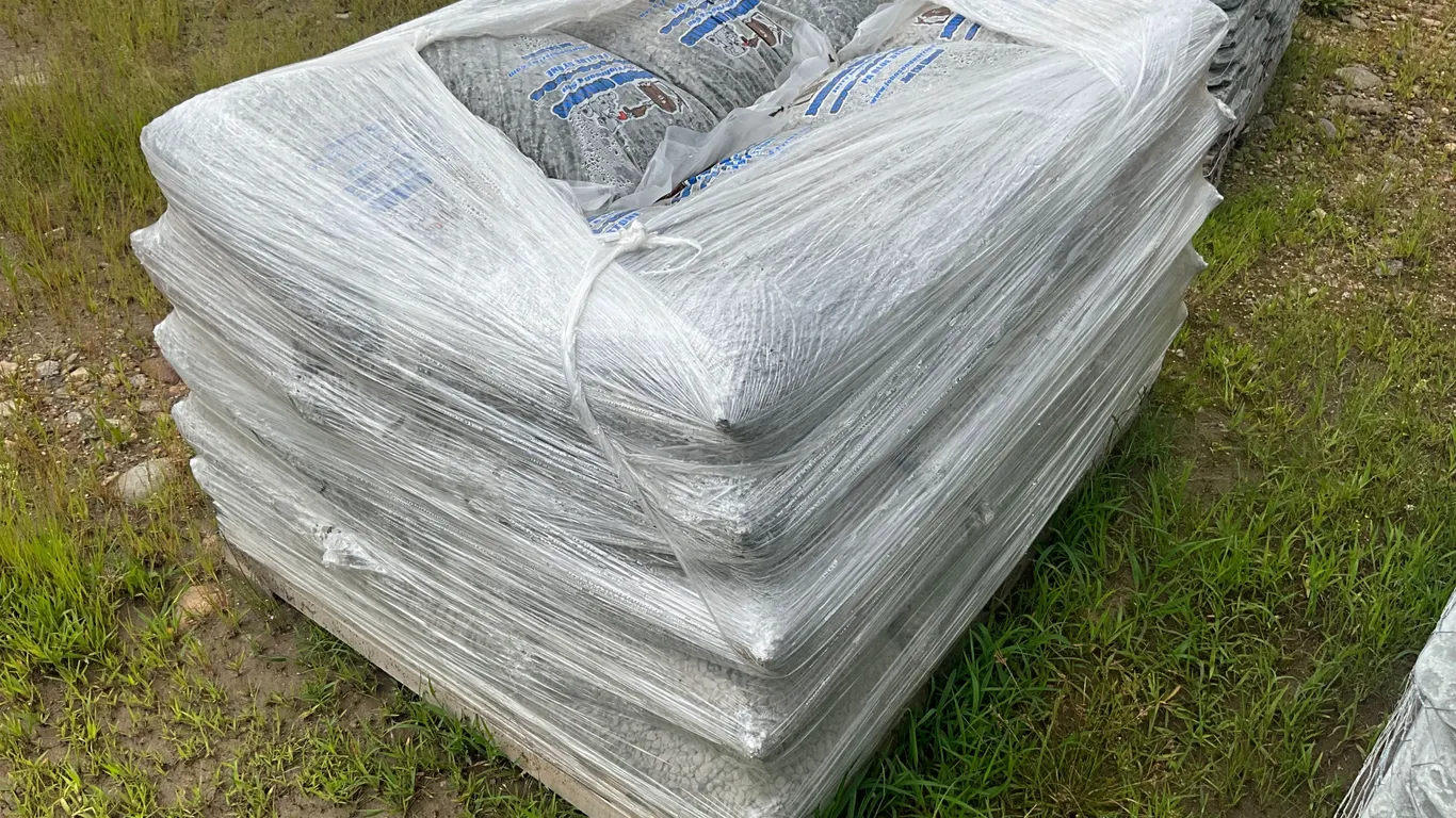 PALLETT OF 3/8 BLUE DECORATIVE STONE, APPROX (56) BAGS, .5