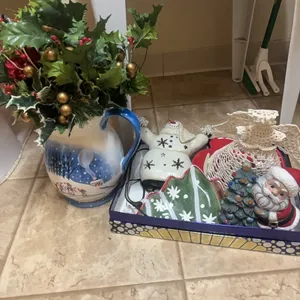 CHRISTMAS ITEMS-CHRISTMAS TRAYS-CHRISTMAS DECOR-MISC