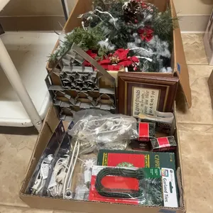 CHRISTMAS ITEMS-GREENS -LIGHTS-ORNAMENTS-FIGURINES