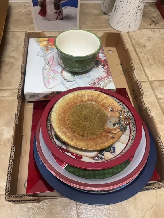 CHRISTMAS DISHES-TRAYS