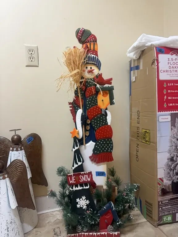 WOODEN SNOWMAN DECOR