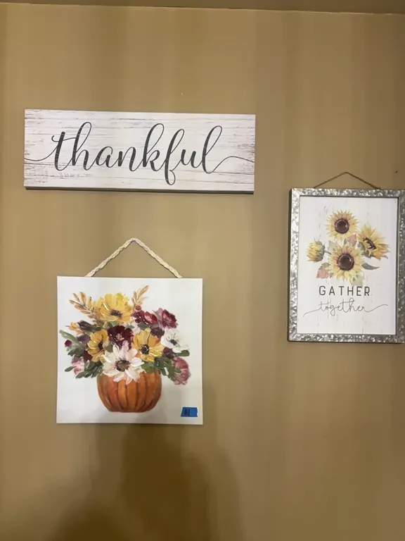 THANKFUL SIGN-PUMPKIN PICTURE-GATHER PICTURE