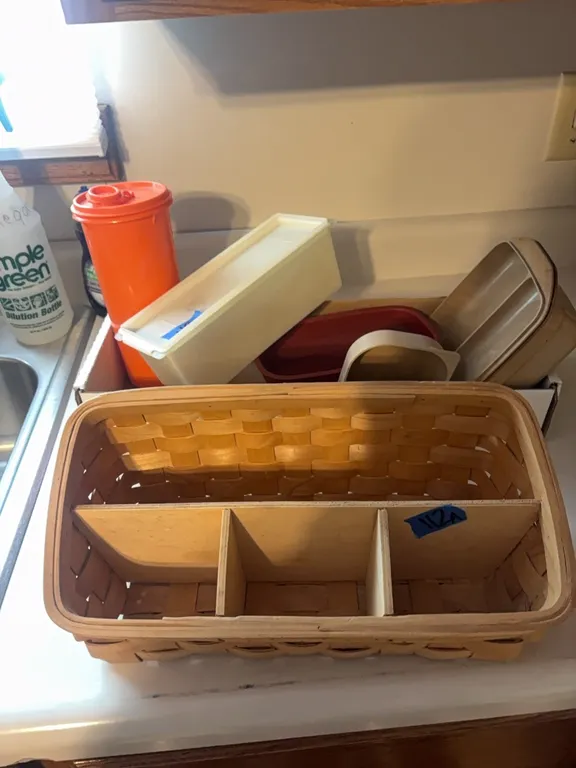 TUPPERWARE-BASKET